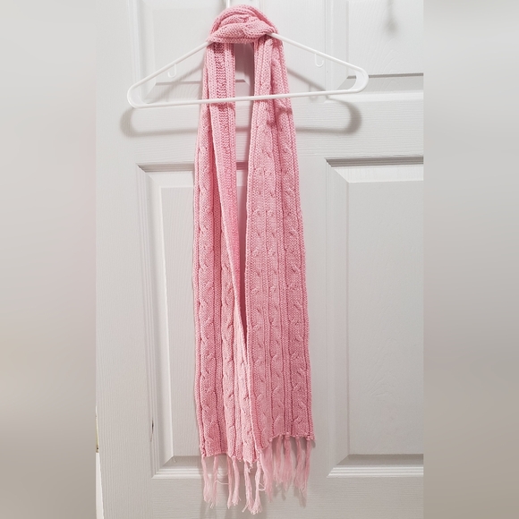 Light Pink Scarf with Ribbed Texture and Fringes - Picture 3 of 8